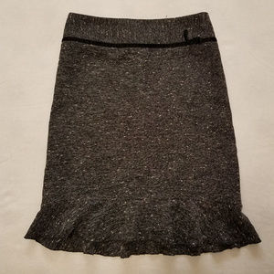 Versatile black and white midi skirt